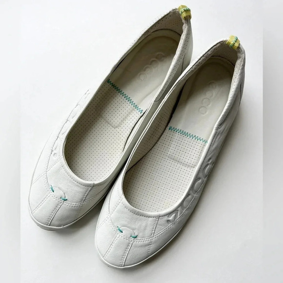 Ecco Lite Skimmer Flats Off White size 38 Womens Comfort Coastal - Picture 1 of 12